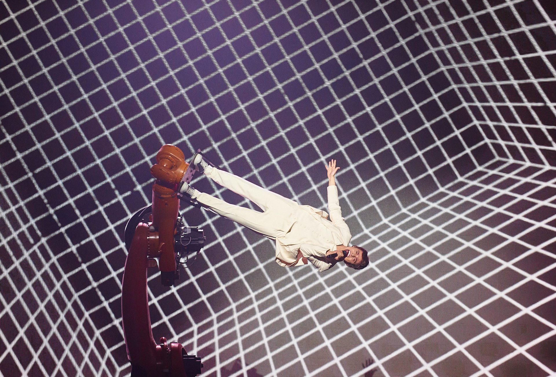 Diva on a mountain — immersive musical stage