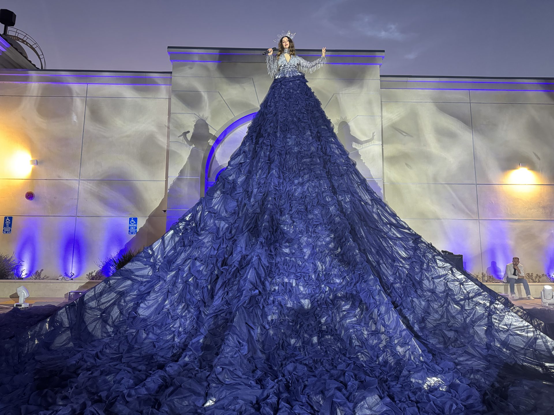 Floating Queen