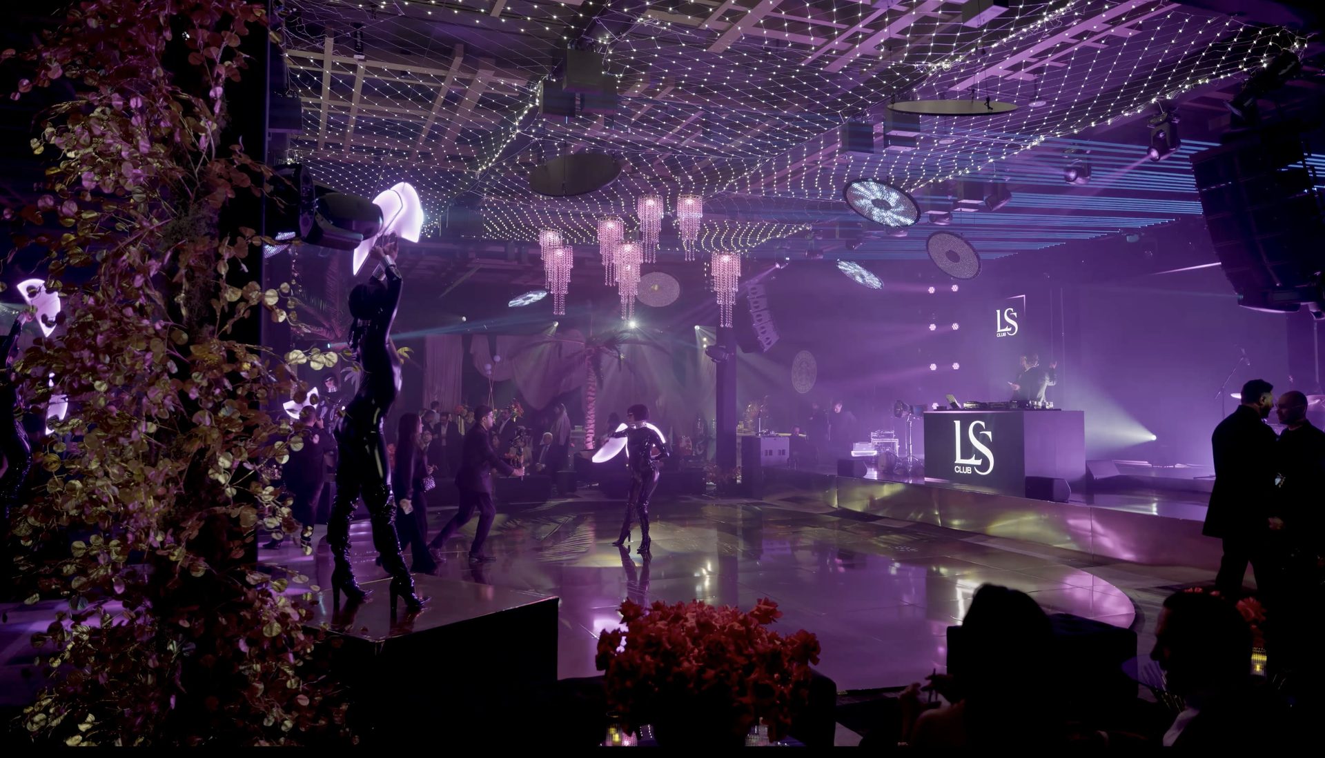 Crystal Mirror Installation — Kinetic motion