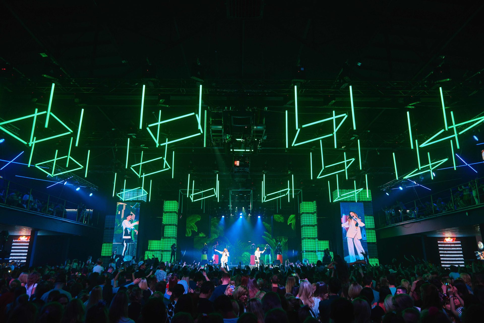 Kinetic Light Cubes