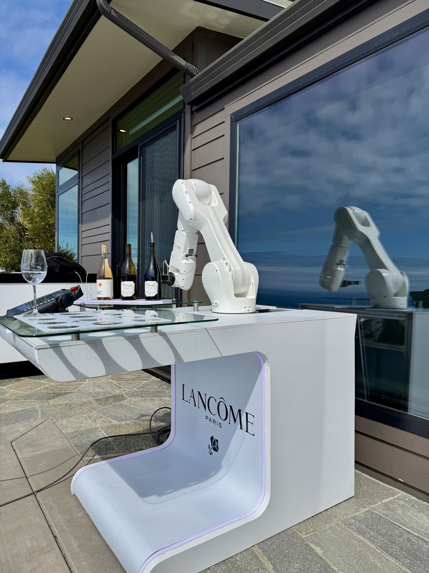 RoboBar Experience — Lancôme Big Sur